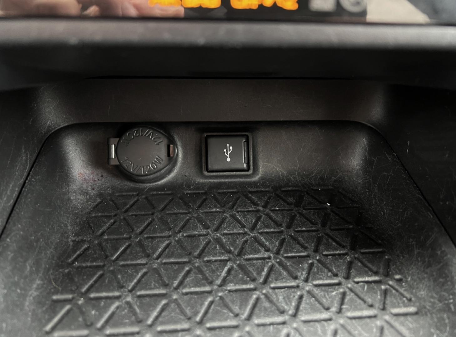 2020 BLACK /Gray Cloth TOYOTA RAV4 XLE (2T3P1RFV8LC) with an 2.5L 4 Cyl. engine, Automatic transmission, located at 2990 Old Orchard Rd., Jackson, MO, 63755, 37.354214, -89.612106 - 2020 Toyota RAV4 XLE 1-Owner 135xxx miles All Wheel Drive 2.5L 4 Cyl. Automatic Backup Camera Power Driver Seat Bluetooth Cruise Power Windows/Locks/Mirrors We have financing available and we accept trades! Fill out a credit application on our website or come by today! If you have any qu - Photo#27