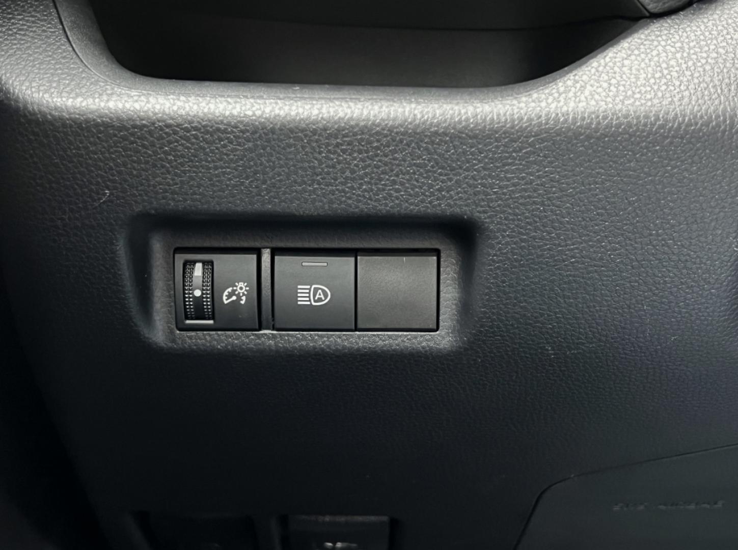 2020 BLACK /Gray Cloth TOYOTA RAV4 XLE (2T3P1RFV8LC) with an 2.5L 4 Cyl. engine, Automatic transmission, located at 2990 Old Orchard Rd., Jackson, MO, 63755, 37.354214, -89.612106 - 2020 Toyota RAV4 XLE 1-Owner 135xxx miles All Wheel Drive 2.5L 4 Cyl. Automatic Backup Camera Power Driver Seat Bluetooth Cruise Power Windows/Locks/Mirrors We have financing available and we accept trades! Fill out a credit application on our website or come by today! If you have any qu - Photo#29