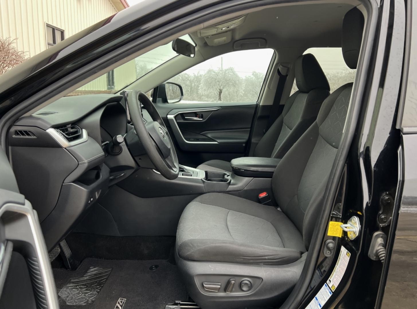 2020 BLACK /Gray Cloth TOYOTA RAV4 XLE (2T3P1RFV8LC) with an 2.5L 4 Cyl. engine, Automatic transmission, located at 2990 Old Orchard Rd., Jackson, MO, 63755, 37.354214, -89.612106 - 2020 Toyota RAV4 XLE 1-Owner 135xxx miles All Wheel Drive 2.5L 4 Cyl. Automatic Backup Camera Power Driver Seat Bluetooth Cruise Power Windows/Locks/Mirrors We have financing available and we accept trades! Fill out a credit application on our website or come by today! If you have any qu - Photo#12