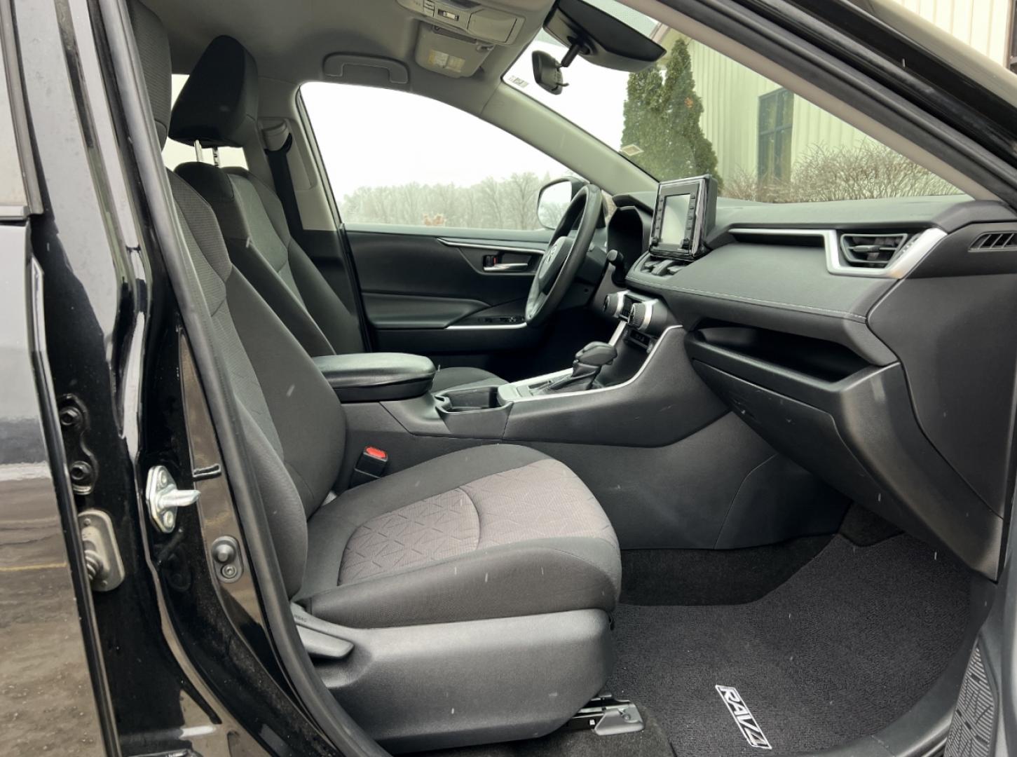 2020 BLACK /Gray Cloth TOYOTA RAV4 XLE (2T3P1RFV8LC) with an 2.5L 4 Cyl. engine, Automatic transmission, located at 2990 Old Orchard Rd., Jackson, MO, 63755, 37.354214, -89.612106 - 2020 Toyota RAV4 XLE 1-Owner 135xxx miles All Wheel Drive 2.5L 4 Cyl. Automatic Backup Camera Power Driver Seat Bluetooth Cruise Power Windows/Locks/Mirrors We have financing available and we accept trades! Fill out a credit application on our website or come by today! If you have any qu - Photo#14