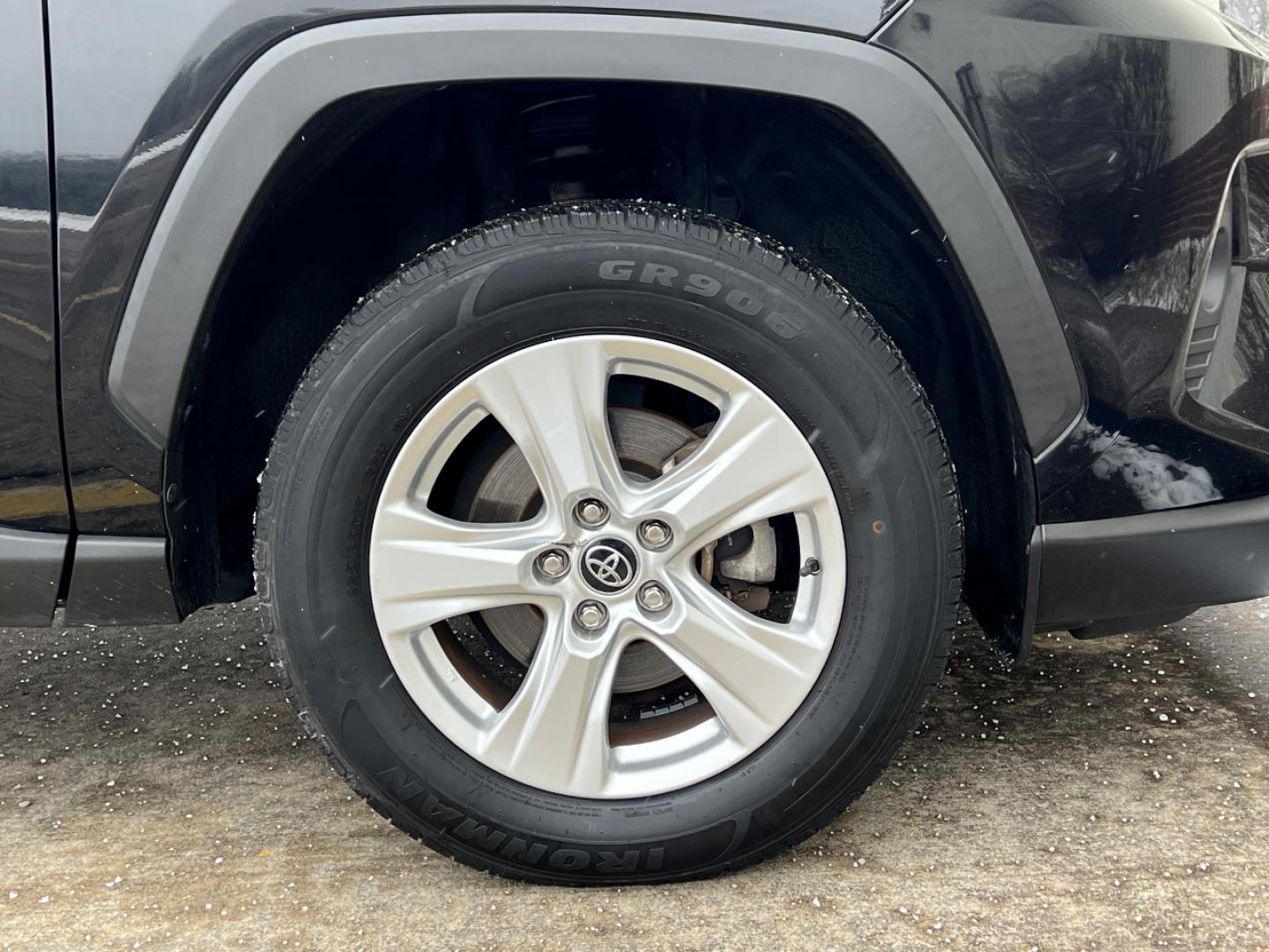 2020 BLACK /Gray Cloth TOYOTA RAV4 XLE (2T3P1RFV8LC) with an 2.5L 4 Cyl. engine, Automatic transmission, located at 2990 Old Orchard Rd., Jackson, MO, 63755, 37.354214, -89.612106 - 2020 Toyota RAV4 XLE 1-Owner 135xxx miles All Wheel Drive 2.5L 4 Cyl. Automatic Backup Camera Power Driver Seat Bluetooth Cruise Power Windows/Locks/Mirrors We have financing available and we accept trades! Fill out a credit application on our website or come by today! If you have any qu - Photo#38