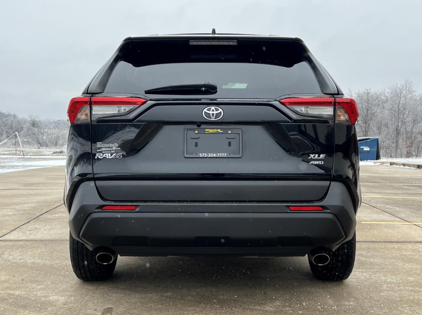 2020 BLACK /Gray Cloth TOYOTA RAV4 XLE (2T3P1RFV8LC) with an 2.5L 4 Cyl. engine, Automatic transmission, located at 2990 Old Orchard Rd., Jackson, MO, 63755, 37.354214, -89.612106 - 2020 Toyota RAV4 XLE 1-Owner 135xxx miles All Wheel Drive 2.5L 4 Cyl. Automatic Backup Camera Power Driver Seat Bluetooth Cruise Power Windows/Locks/Mirrors We have financing available and we accept trades! Fill out a credit application on our website or come by today! If you have any qu - Photo#9
