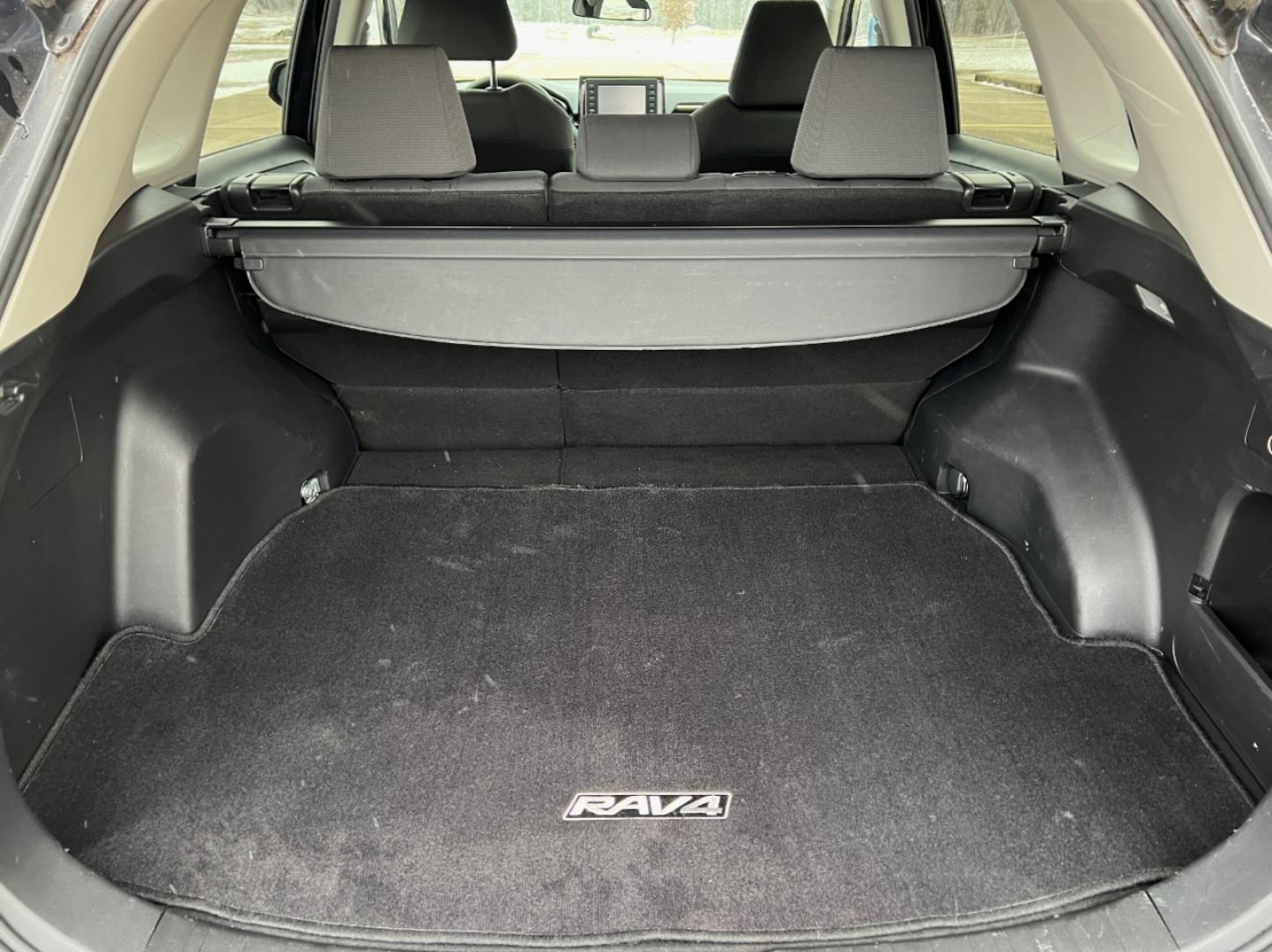 2020 BLACK /Gray Cloth TOYOTA RAV4 XLE (2T3P1RFV8LC) with an 2.5L 4 Cyl. engine, Automatic transmission, located at 2990 Old Orchard Rd., Jackson, MO, 63755, 37.354214, -89.612106 - 2020 Toyota RAV4 XLE 1-Owner 135xxx miles All Wheel Drive 2.5L 4 Cyl. Automatic Backup Camera Power Driver Seat Bluetooth Cruise Power Windows/Locks/Mirrors We have financing available and we accept trades! Fill out a credit application on our website or come by today! If you have any qu - Photo#18