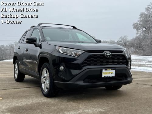2020 TOYOTA RAV4 XLE