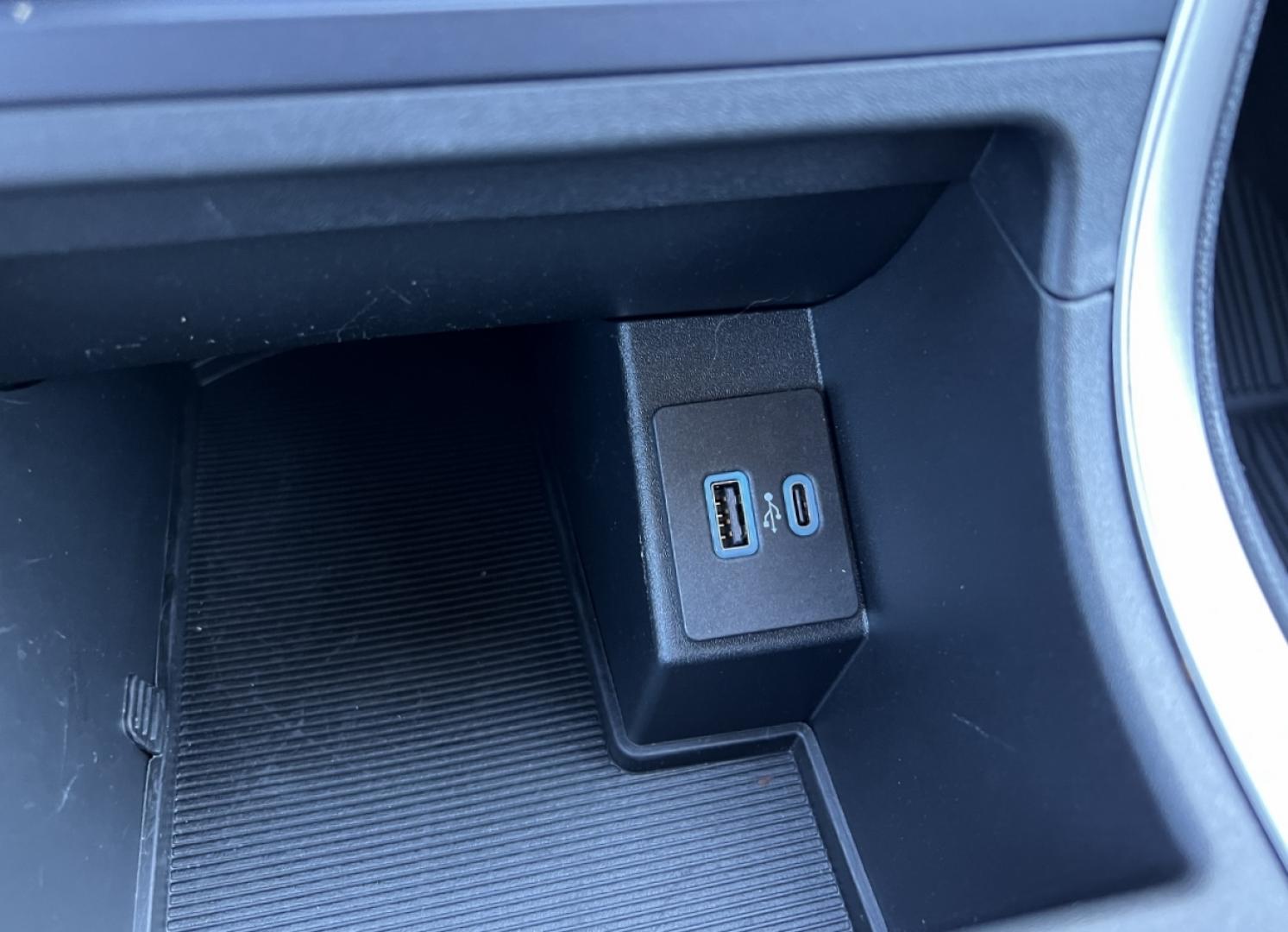 2023 BLUE /Black Cloth FORD EDGE SE (2FMPK4G95PB) with an 2.0L 4 Cyl. engine, Automatic transmission, located at 2990 Old Orchard Rd., Jackson, MO, 63755, 37.354214, -89.612106 - 2023 Ford Edge SE 1-Owner 109xxx miles All Wheel Drive 2.0L 4 Cyl. Automatic Backup Camera Bluetooth Cruise Power Windows/Locks/Mirrors We have financing available and we accept trades! Fill out a credit application on our website or come by today! If you have any questions, give us a cal - Photo#25