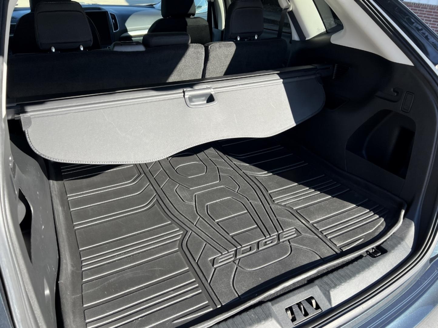 2023 BLUE /Black Cloth FORD EDGE SE (2FMPK4G95PB) with an 2.0L 4 Cyl. engine, Automatic transmission, located at 2990 Old Orchard Rd., Jackson, MO, 63755, 37.354214, -89.612106 - 2023 Ford Edge SE 1-Owner 109xxx miles All Wheel Drive 2.0L 4 Cyl. Automatic Backup Camera Bluetooth Cruise Power Windows/Locks/Mirrors We have financing available and we accept trades! Fill out a credit application on our website or come by today! If you have any questions, give us a cal - Photo#17